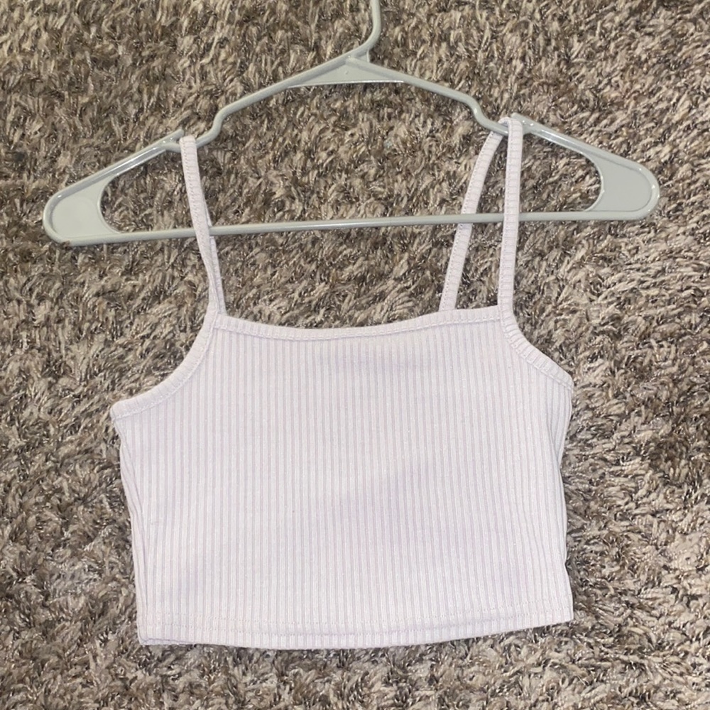 Cute H&M crop top. Nice with any jeans!